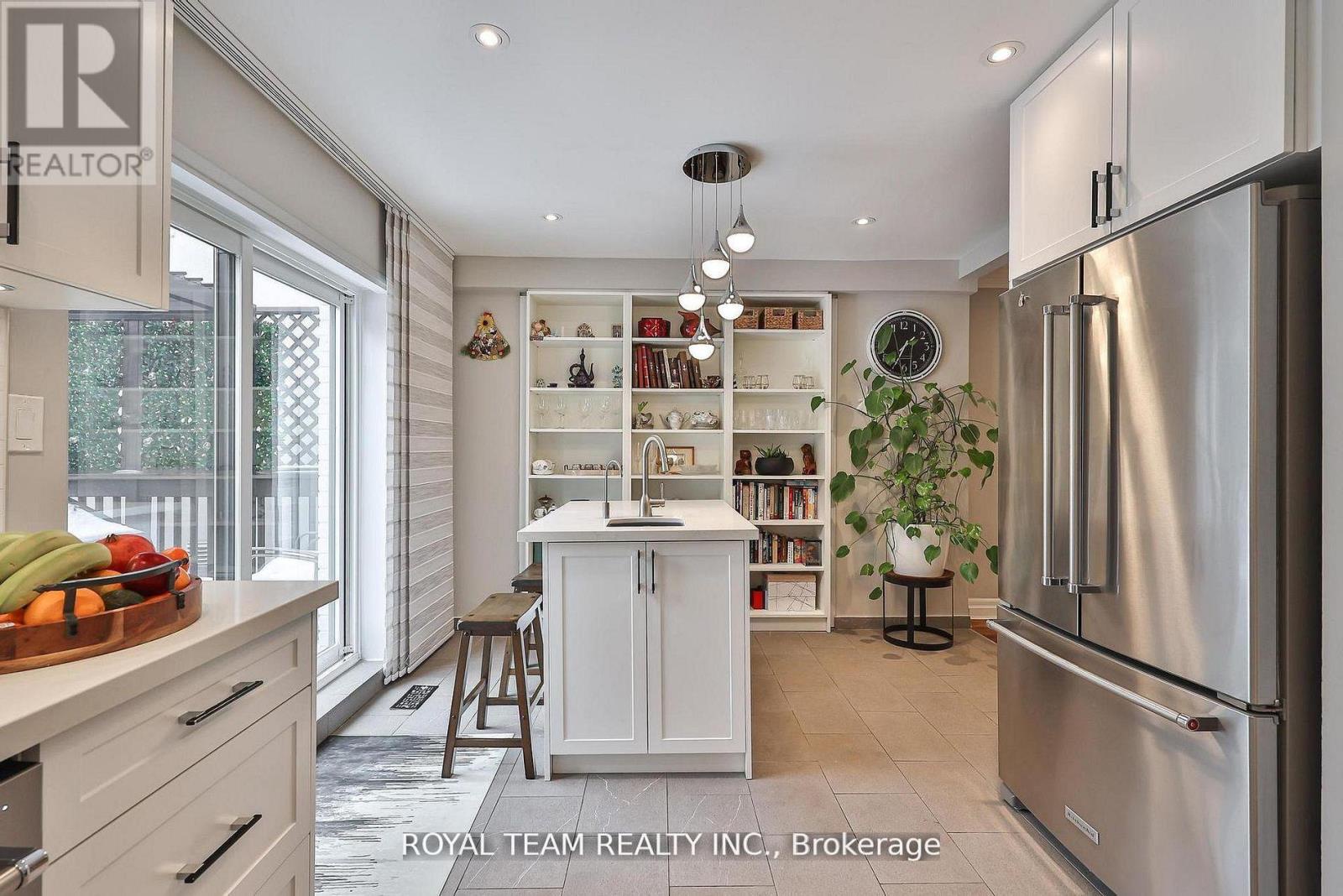 91 South Kingsway Way, Toronto (high Park-swansea), Ontario