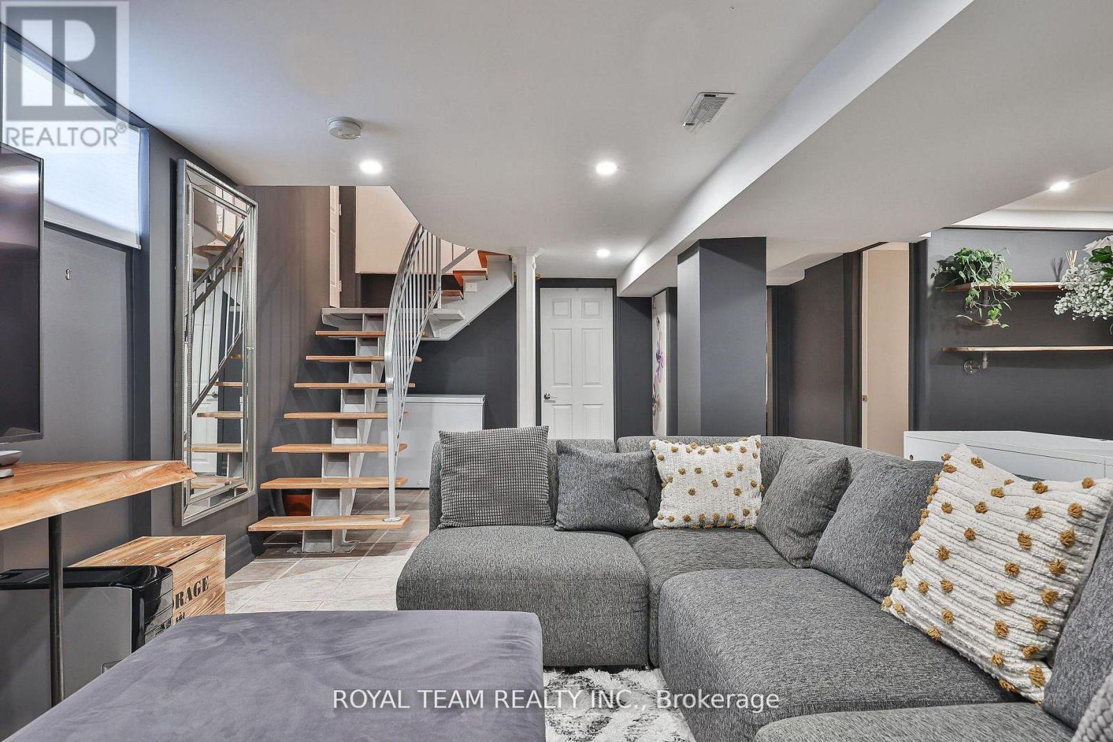 91 South Kingsway Way, Toronto (high Park-swansea), Ontario