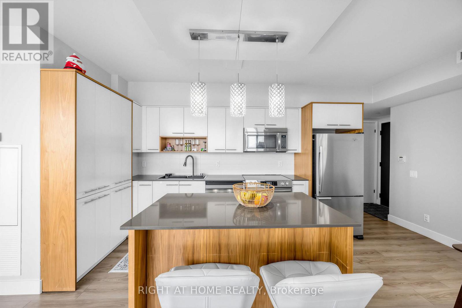2502 - 5 Valhalla Inn Road, Toronto (islington-city Centre West), Ontario