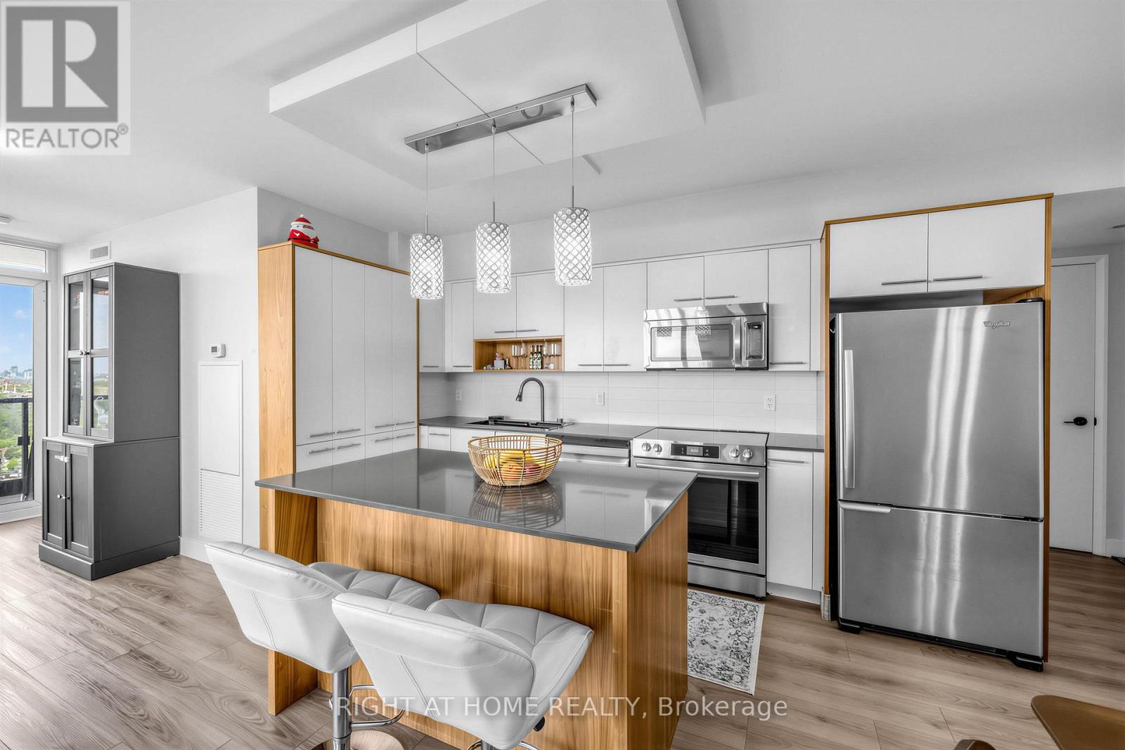 2502 - 5 Valhalla Inn Road, Toronto (islington-city Centre West), Ontario