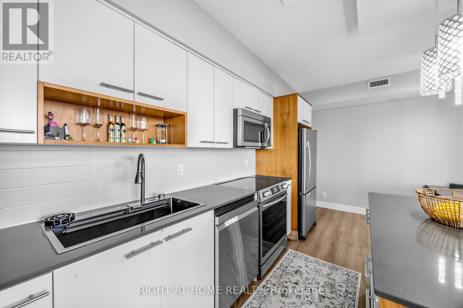 2502 - 5 Valhalla Inn Road, Toronto (islington-city Centre West), Ontario