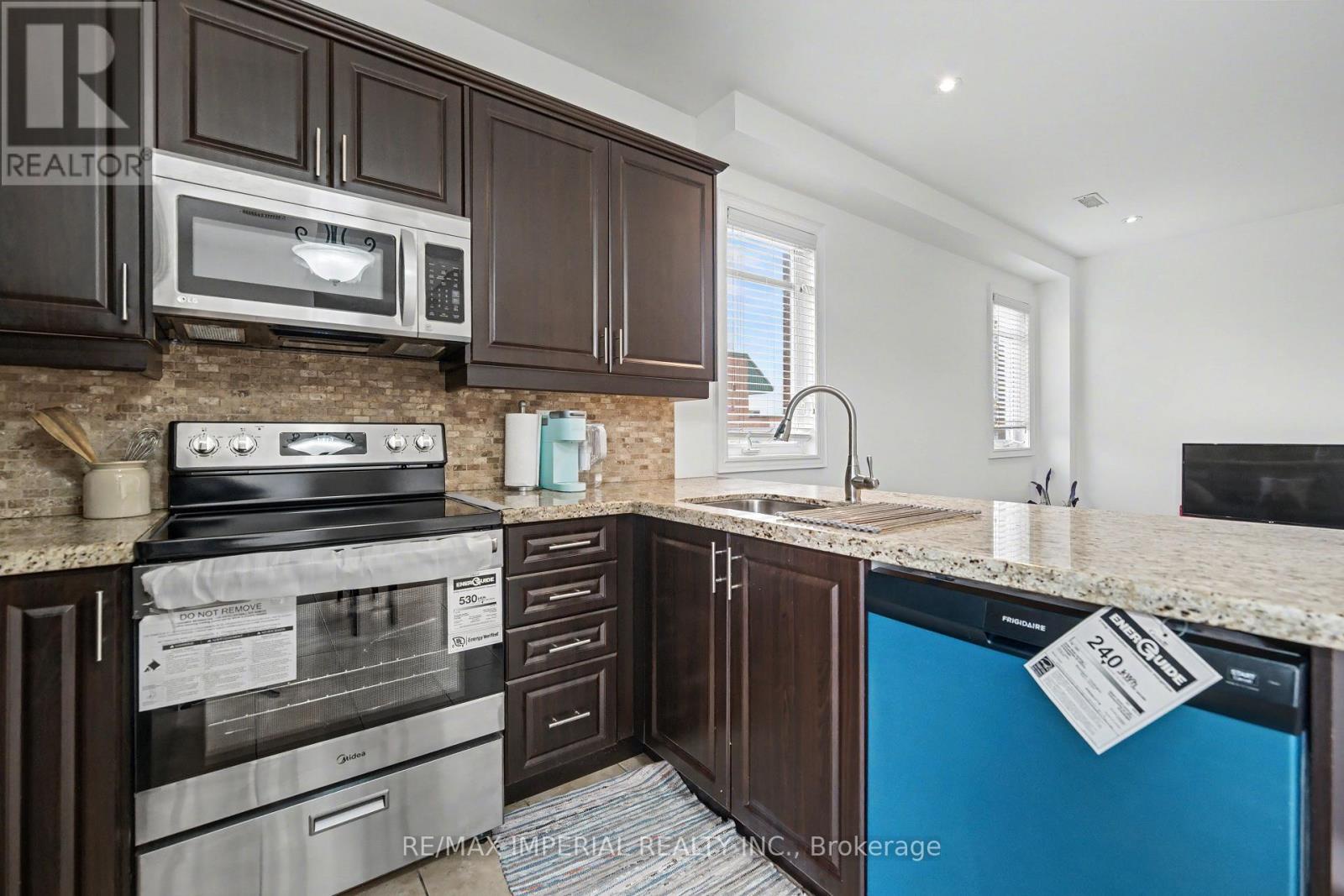 2 - 2964 Islington Avenue, Toronto (humber Summit), Ontario