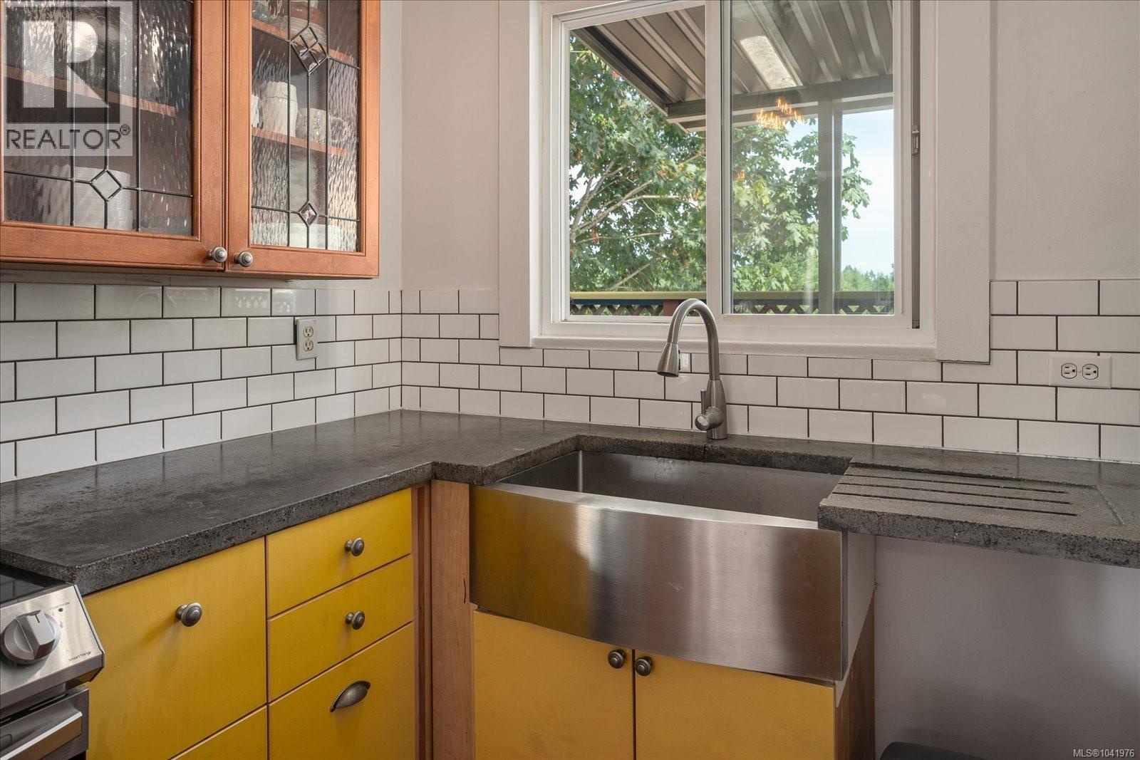 950 Bruce Ave, Nanaimo, British Columbia
