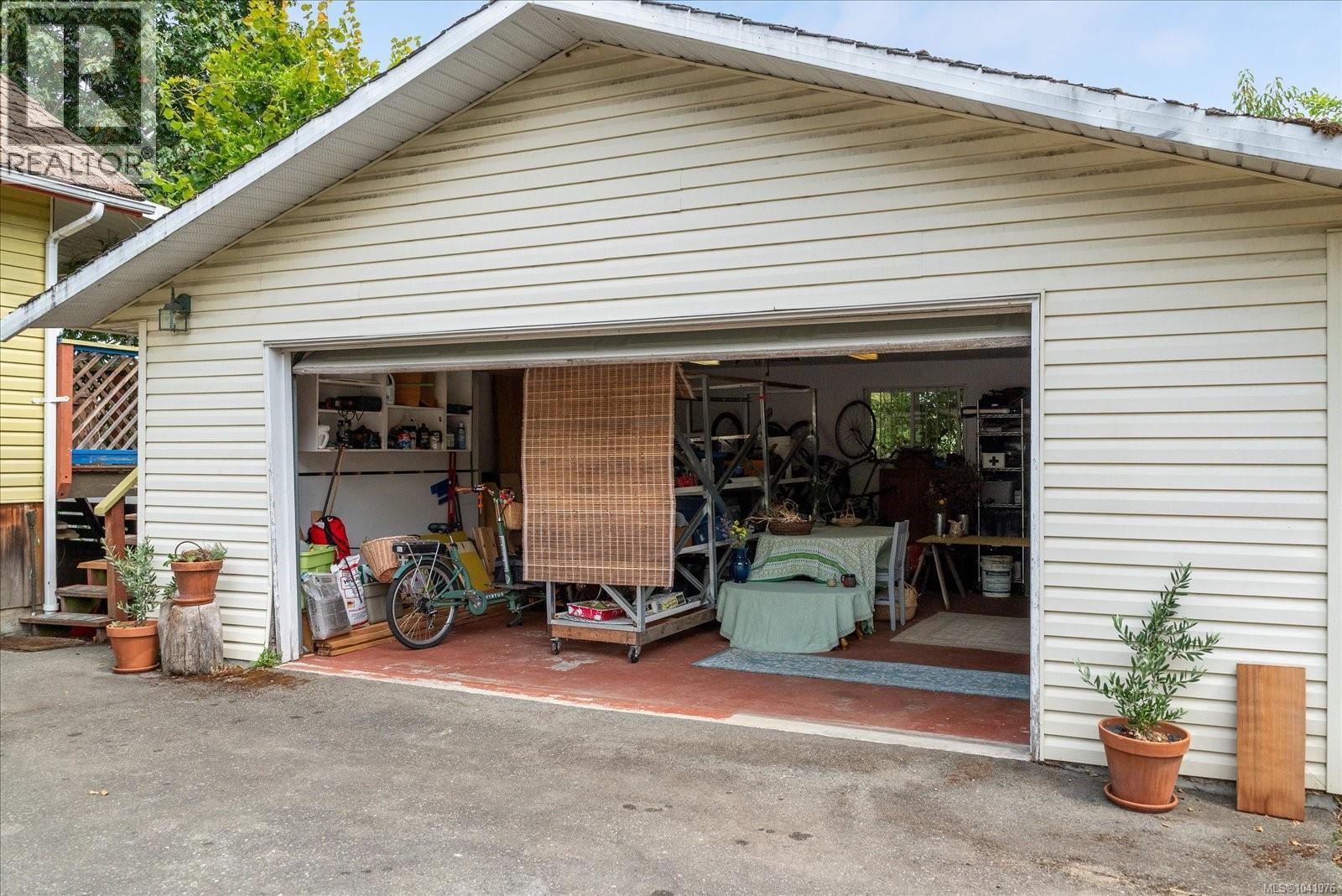 950 Bruce Ave, Nanaimo, British Columbia