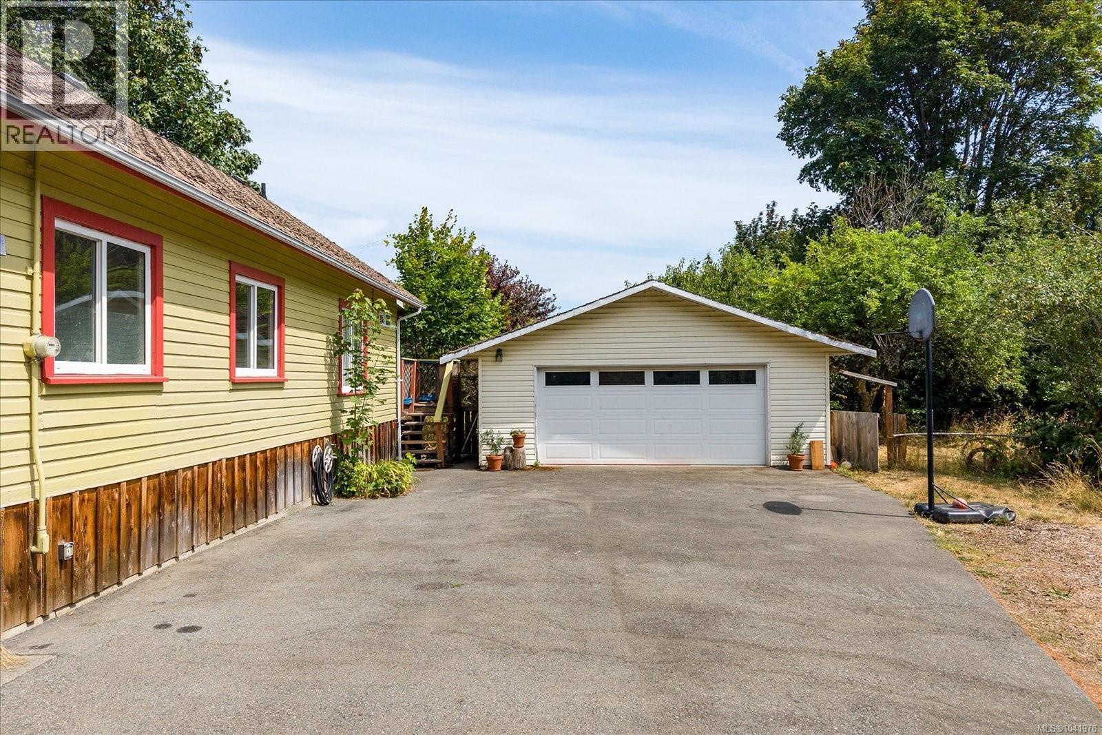 950 Bruce Ave, Nanaimo, British Columbia