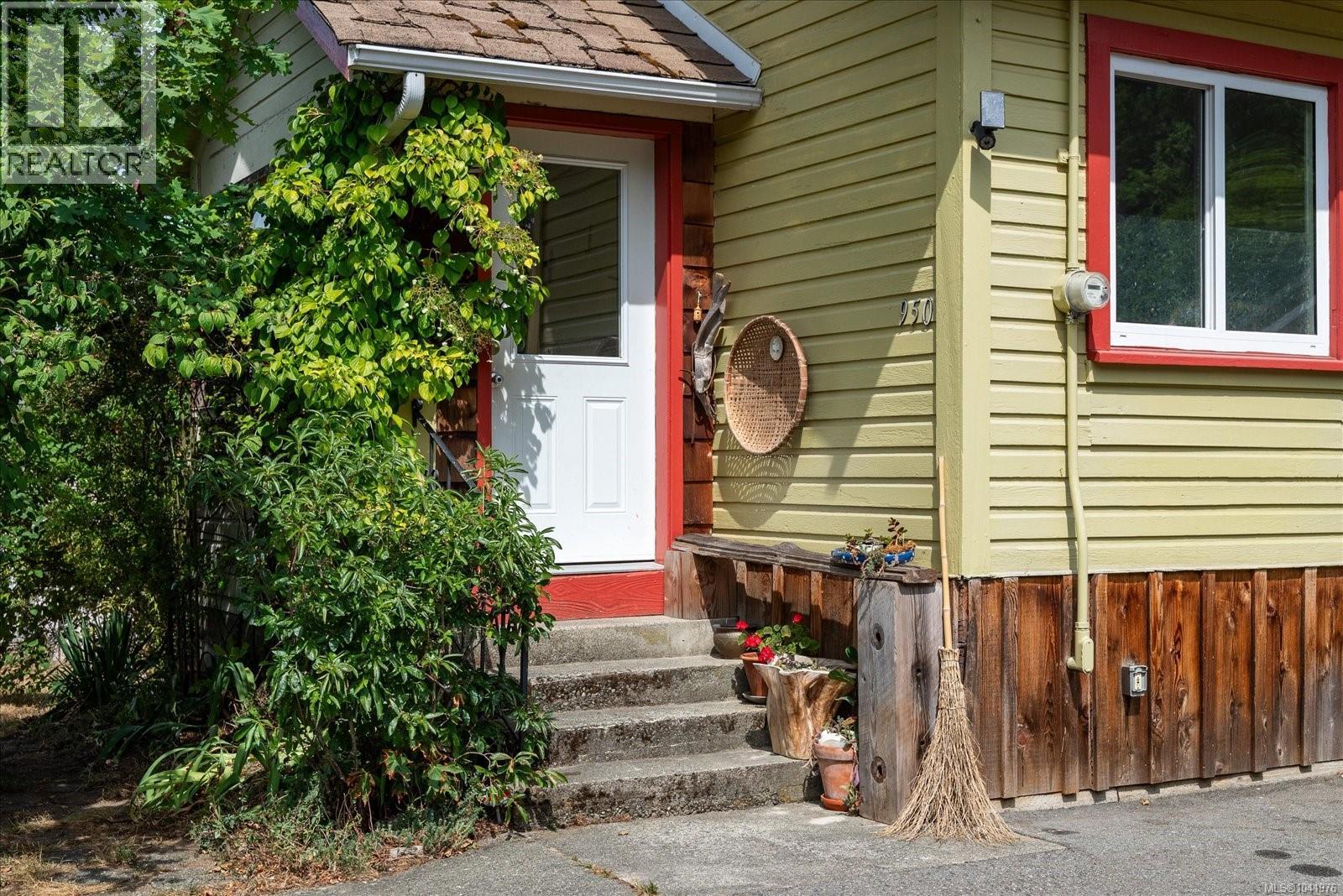 950 Bruce Ave, Nanaimo, British Columbia