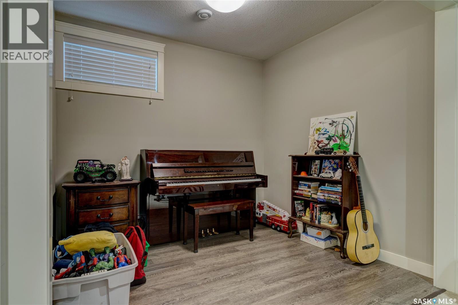 4606 Curtiss Avenue, Regina, Saskatchewan