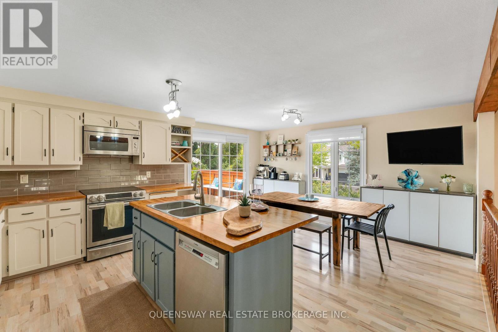 46 Greenwich Drive, Guelph (willow West/sugarbush/west Acres), Ontario