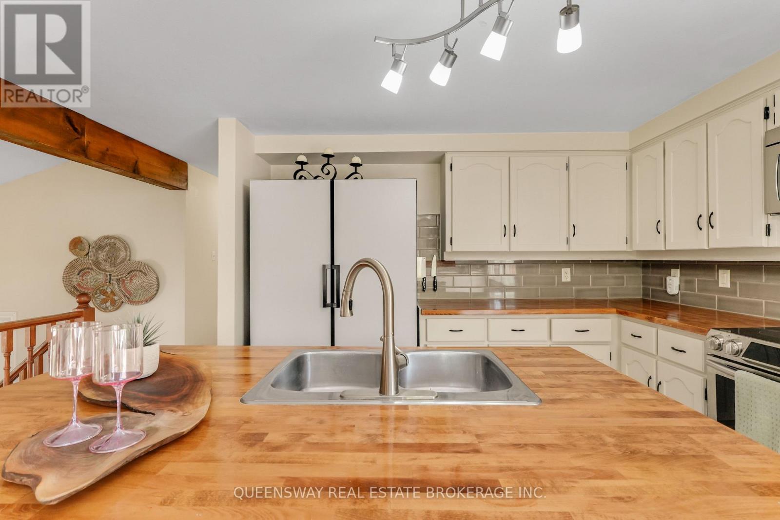 46 Greenwich Drive, Guelph (willow West/sugarbush/west Acres), Ontario
