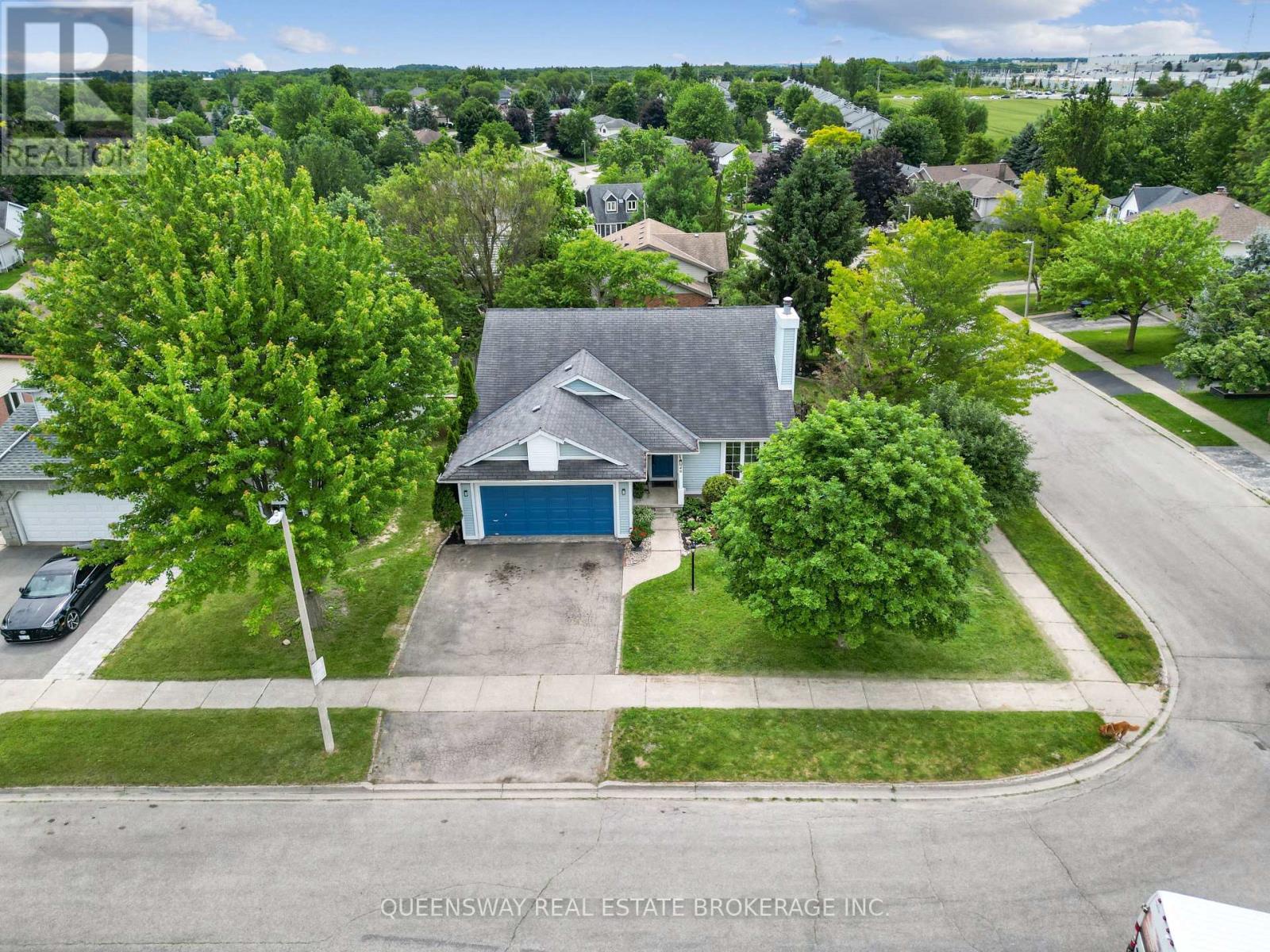 46 Greenwich Drive, Guelph (willow West/sugarbush/west Acres), Ontario