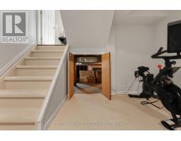 46 GREENWICH DRIVE