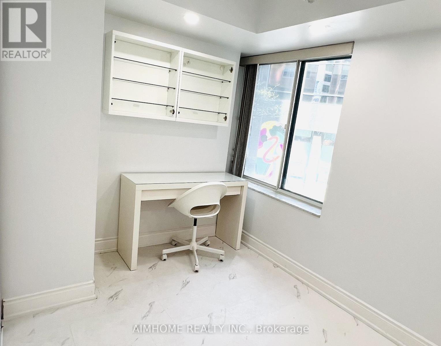 207 - 33 University Avenue, Toronto (bay Street Corridor), Ontario