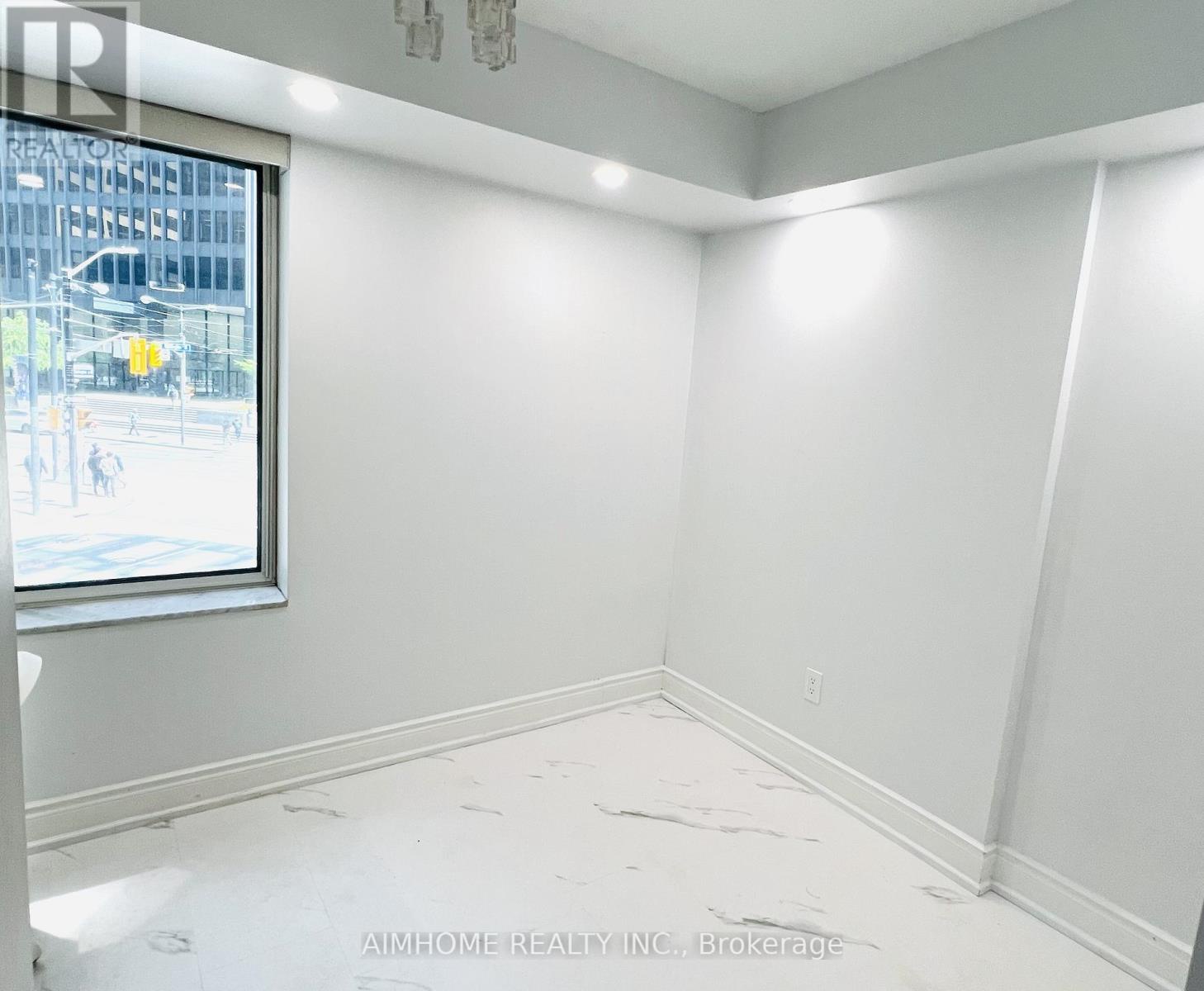 207 - 33 University Avenue, Toronto (bay Street Corridor), Ontario