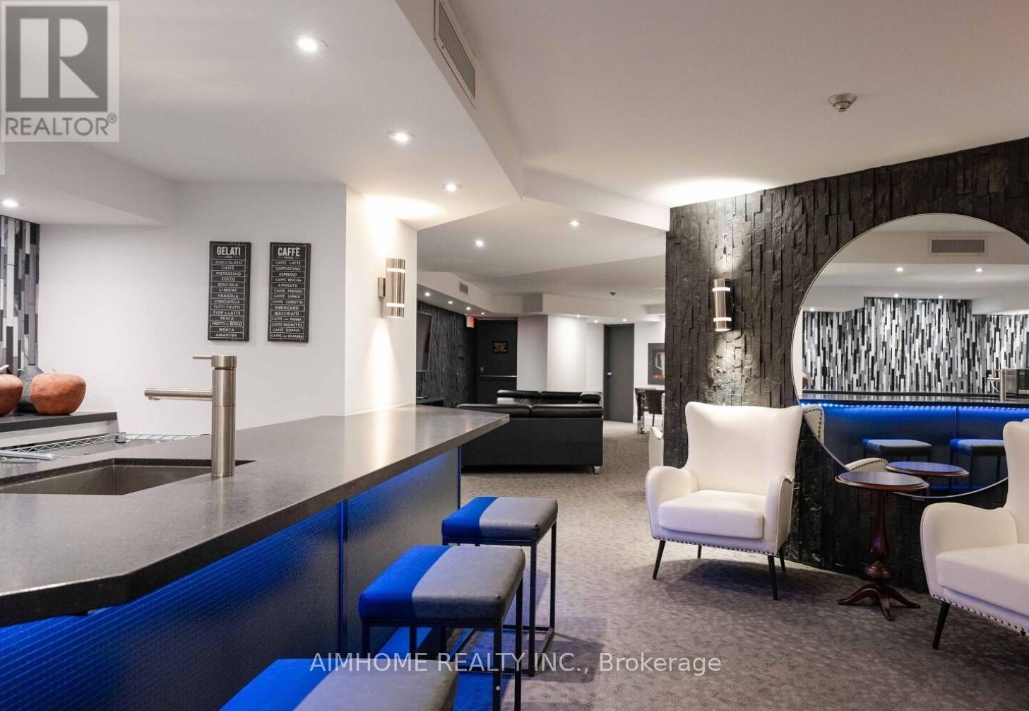 207 - 33 University Avenue, Toronto (bay Street Corridor), Ontario