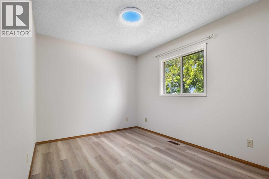 68 Scenic Acres Drive Nw, Calgary, Alberta
