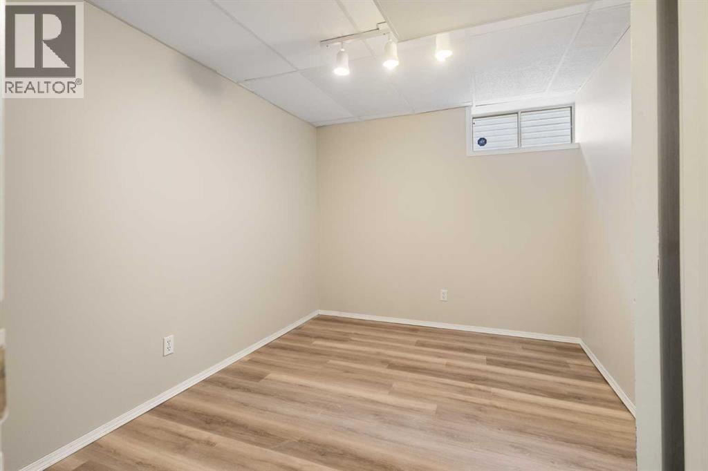 68 Scenic Acres Drive Nw, Calgary, Alberta