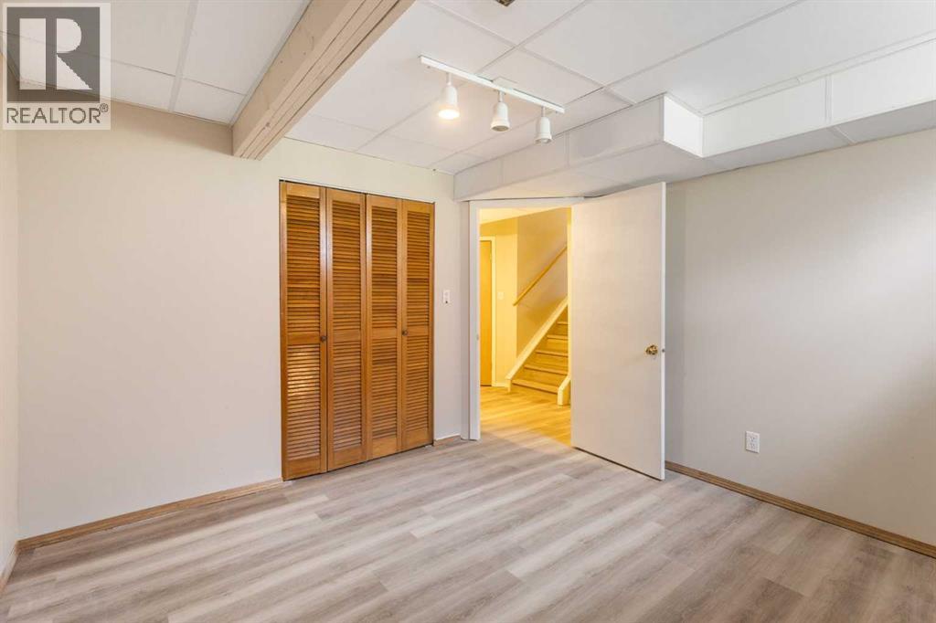 68 Scenic Acres Drive Nw, Calgary, Alberta