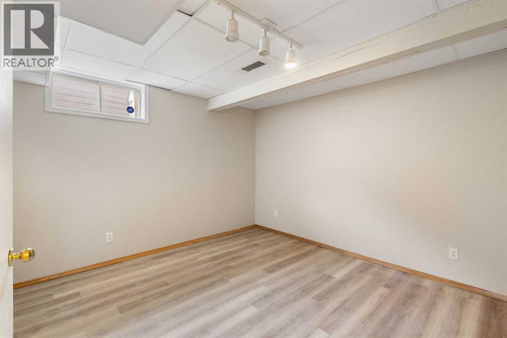 68 Scenic Acres Drive Nw, Calgary, Alberta