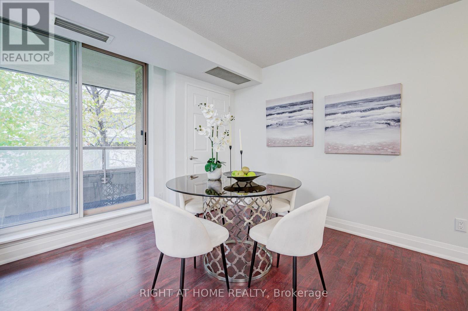 207 - 35 Empress Avenue, Toronto (willowdale East), Ontario