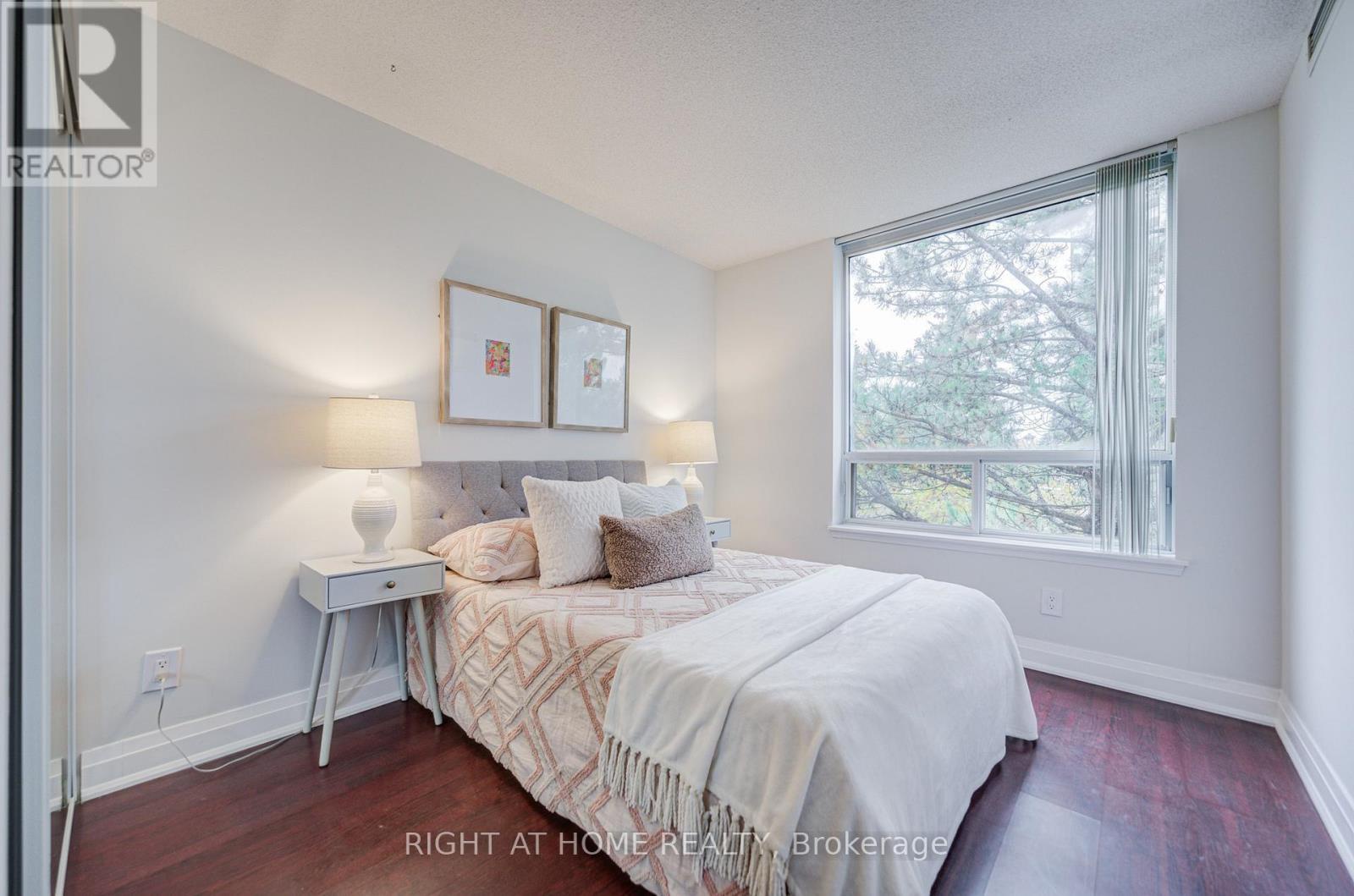 207 - 35 Empress Avenue, Toronto (willowdale East), Ontario