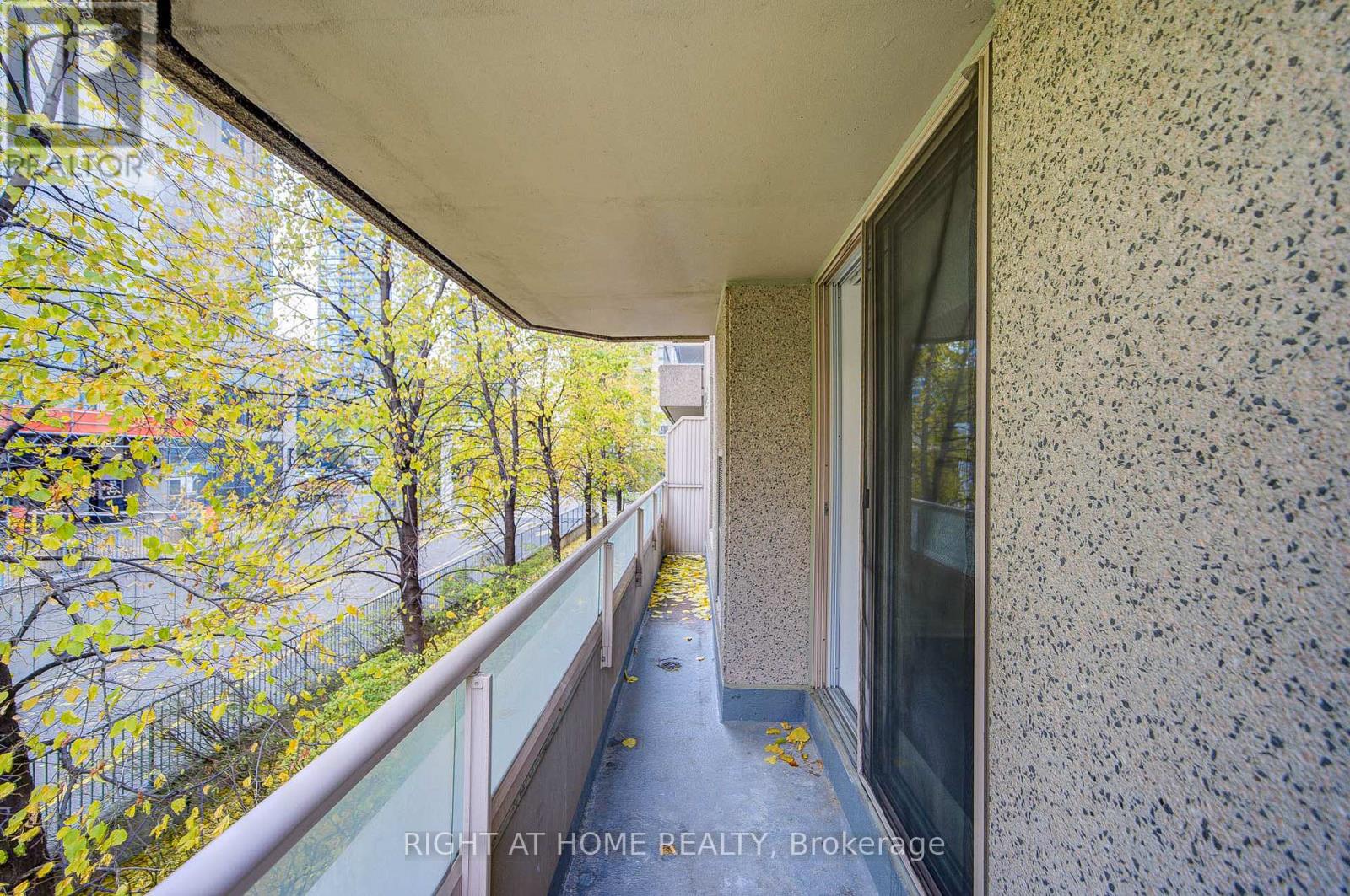 207 - 35 Empress Avenue, Toronto (willowdale East), Ontario