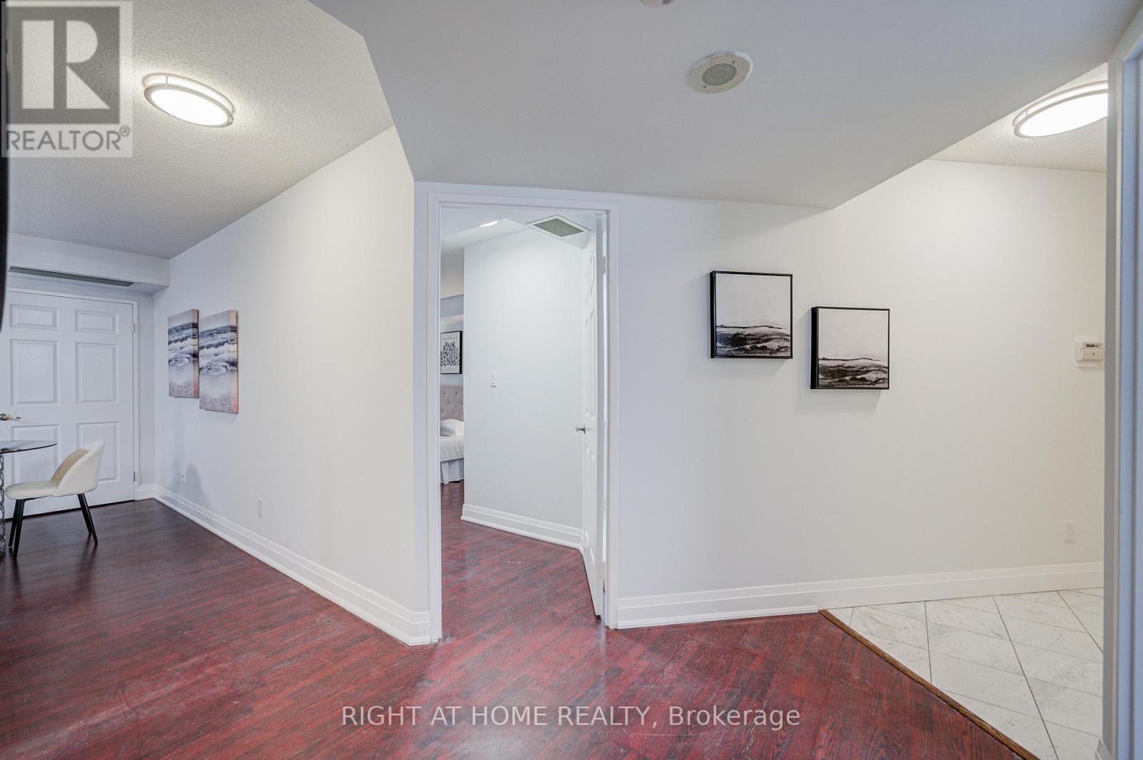 207 - 35 Empress Avenue, Toronto (willowdale East), Ontario