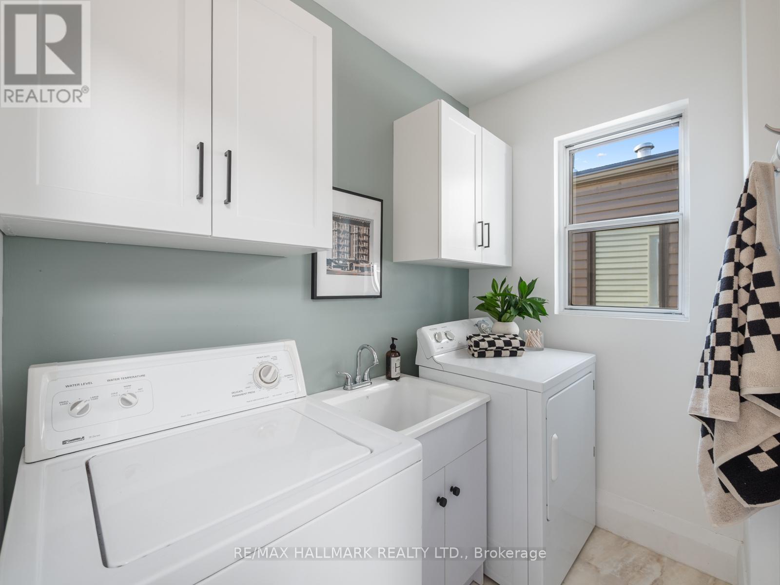 42 Arundel Avenue, Toronto (playter Estates-danforth), Ontario