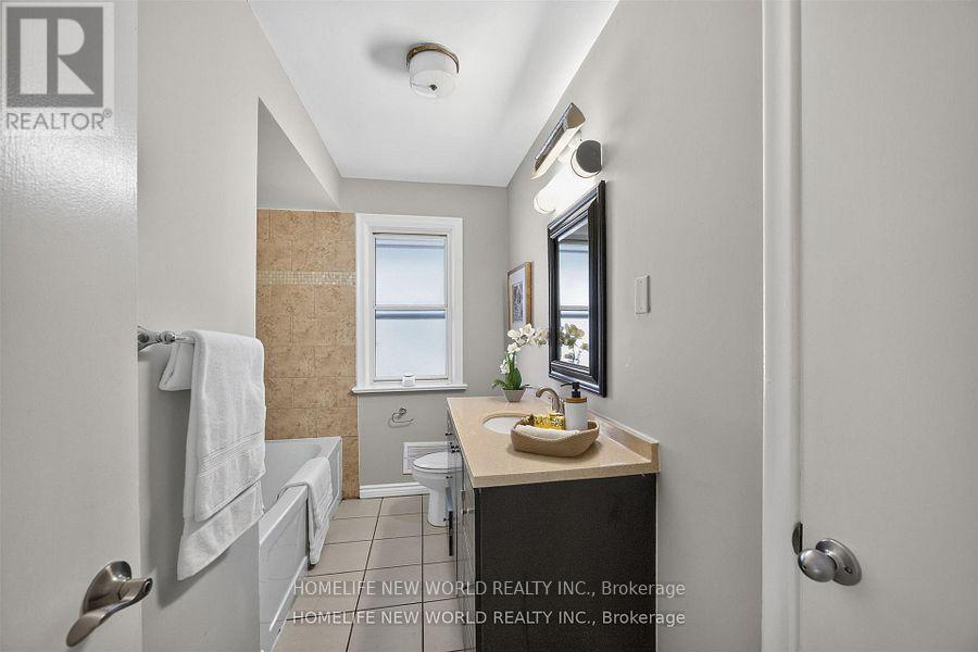 203 Goddard Street, Toronto (bathurst Manor), Ontario