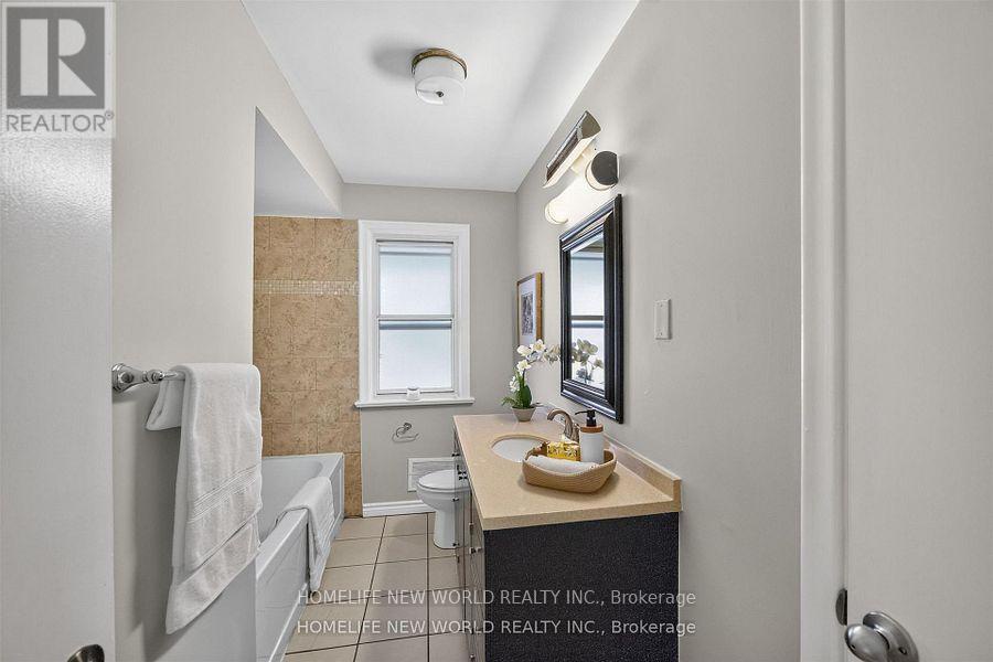 203 Goddard Street, Toronto (bathurst Manor), Ontario