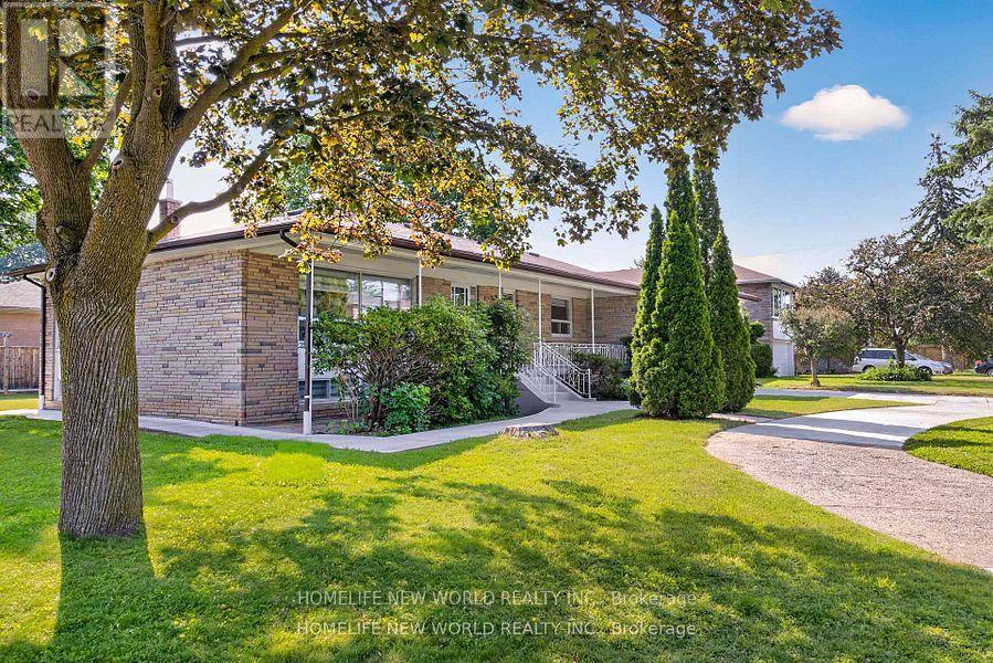 203 Goddard Street, Toronto (bathurst Manor), Ontario