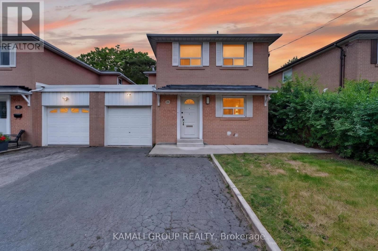 23 Greenwin Village Road, Toronto (newtonbrook West), Ontario