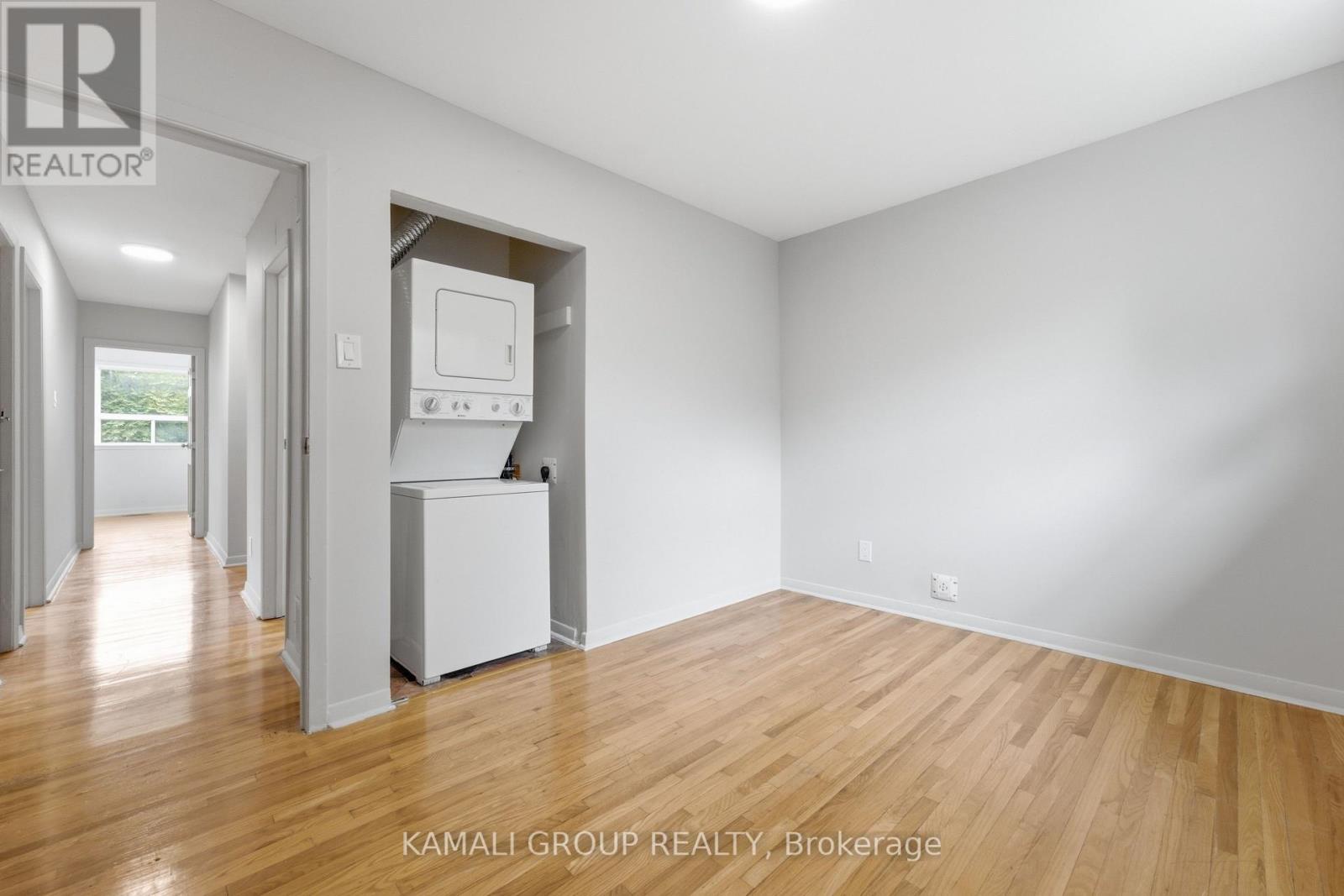 23 Greenwin Village Road, Toronto (newtonbrook West), Ontario