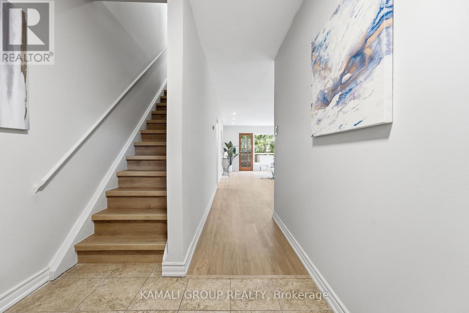 23 Greenwin Village Road, Toronto (newtonbrook West), Ontario