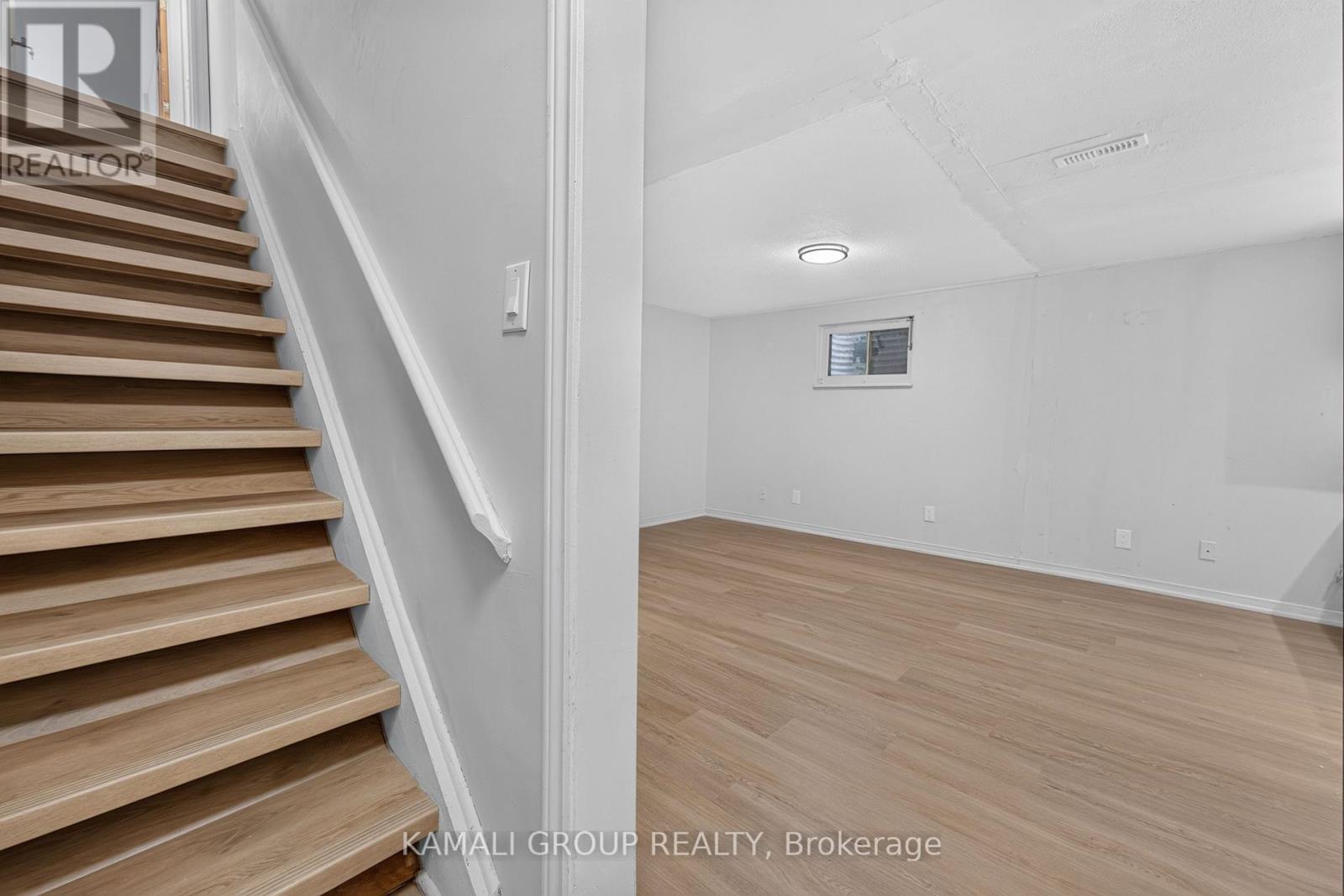 23 Greenwin Village Road, Toronto (newtonbrook West), Ontario