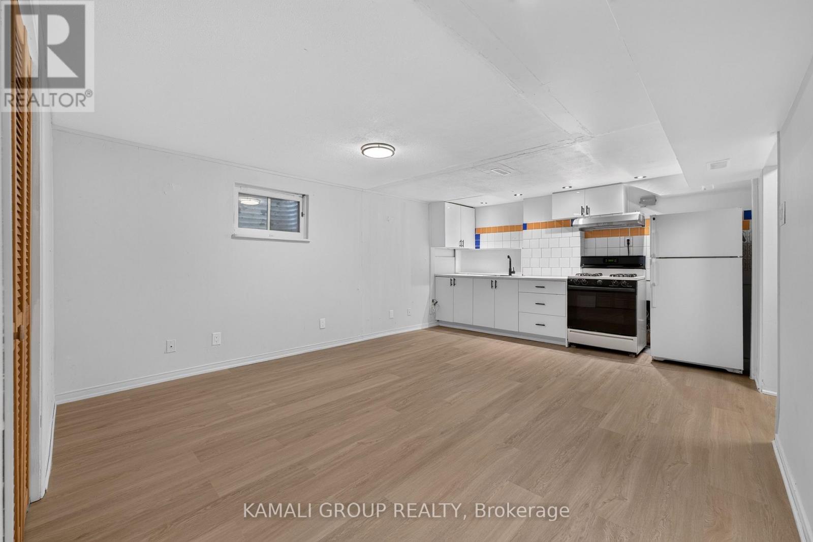 23 Greenwin Village Road, Toronto (newtonbrook West), Ontario