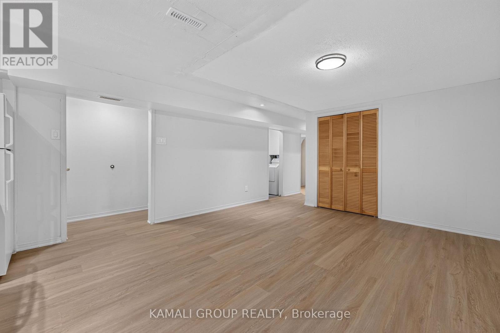 23 Greenwin Village Road, Toronto (newtonbrook West), Ontario