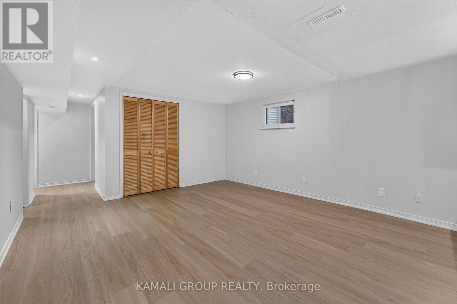 23 Greenwin Village Road, Toronto (newtonbrook West), Ontario
