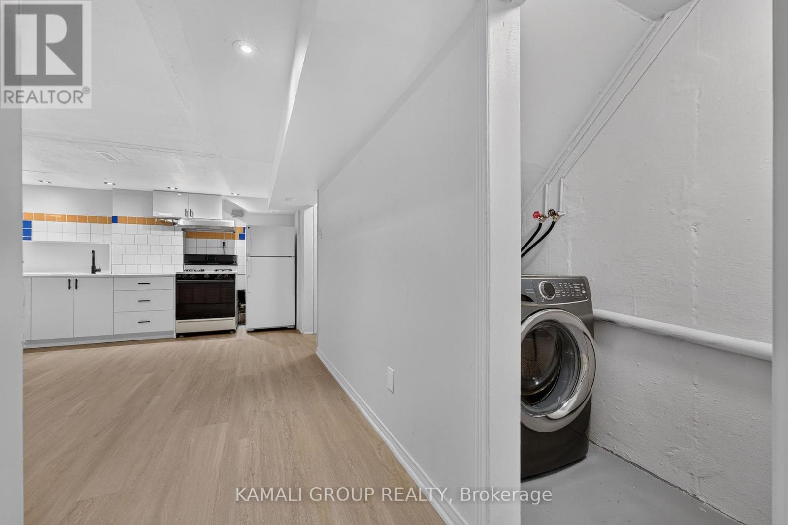 23 Greenwin Village Road, Toronto (newtonbrook West), Ontario