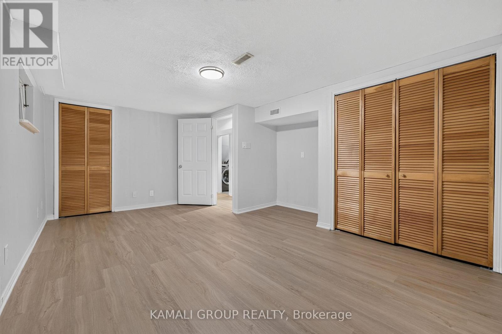 23 Greenwin Village Road, Toronto (newtonbrook West), Ontario