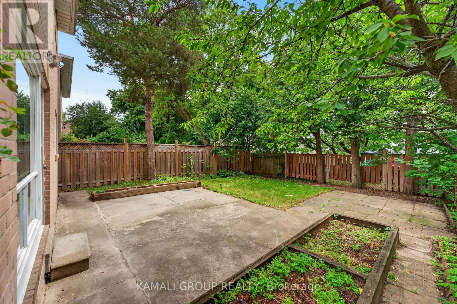 23 Greenwin Village Road, Toronto (newtonbrook West), Ontario