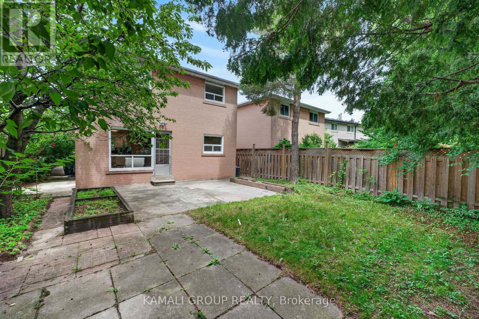23 Greenwin Village Road, Toronto (newtonbrook West), Ontario