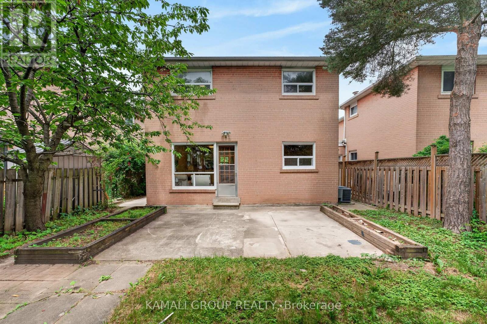 23 Greenwin Village Road, Toronto (newtonbrook West), Ontario