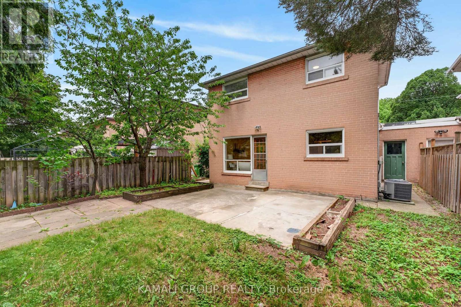 23 Greenwin Village Road, Toronto (newtonbrook West), Ontario