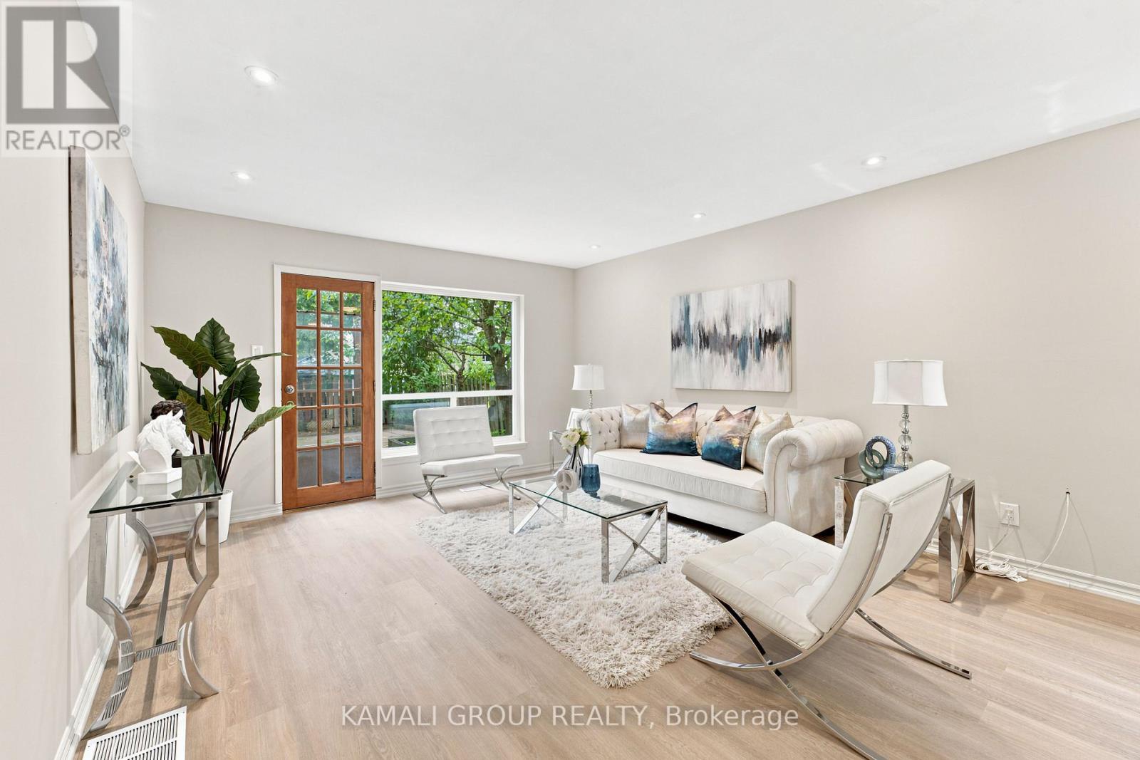 23 Greenwin Village Road, Toronto (newtonbrook West), Ontario