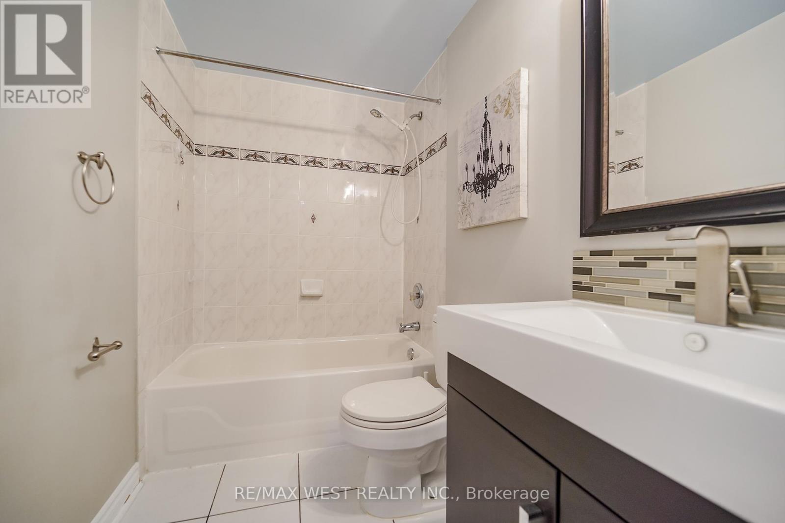 11 - 757 Sheppard Avenue W, Toronto (clanton Park), Ontario