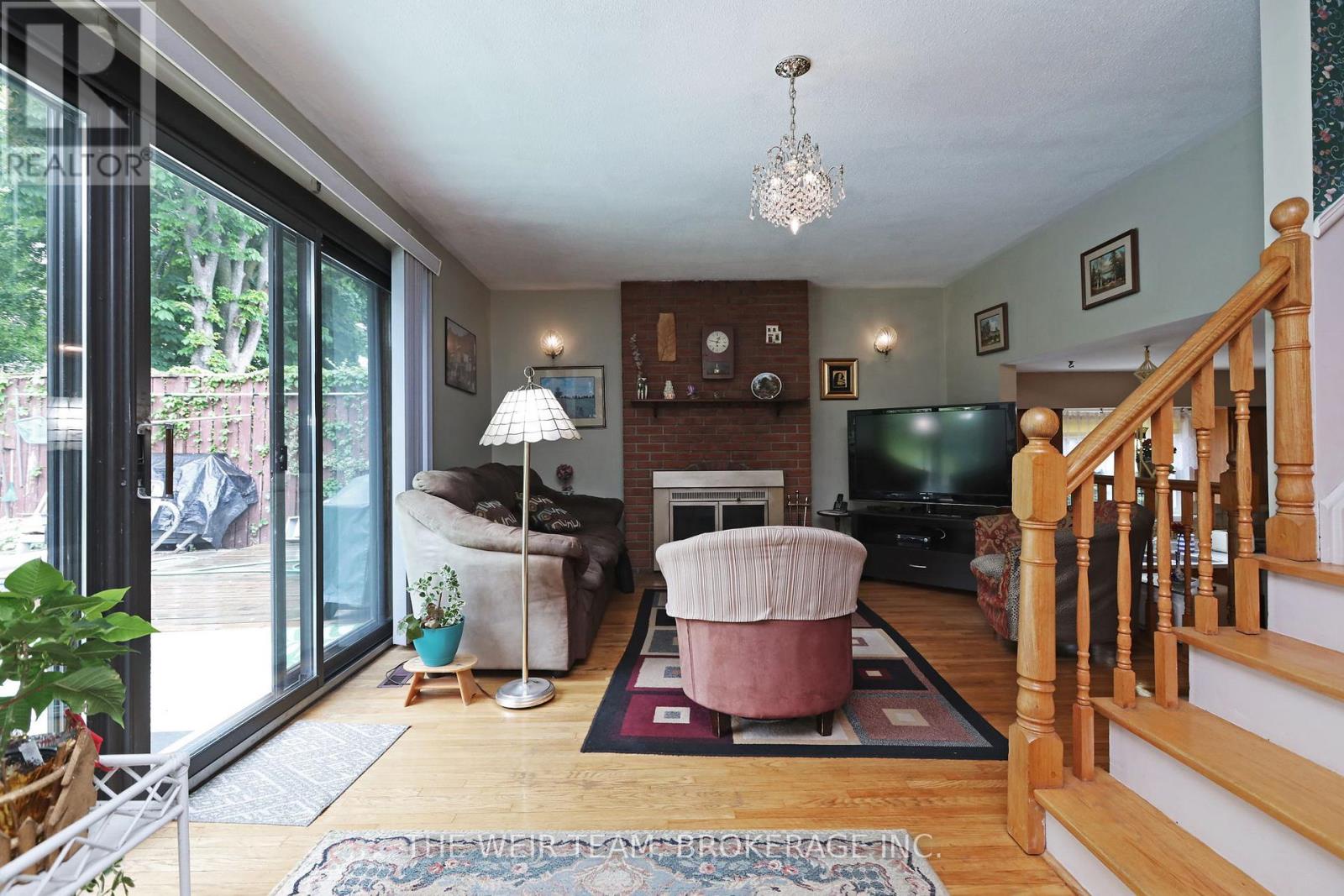 1577 Otterby Road, Mississauga (applewood), Ontario