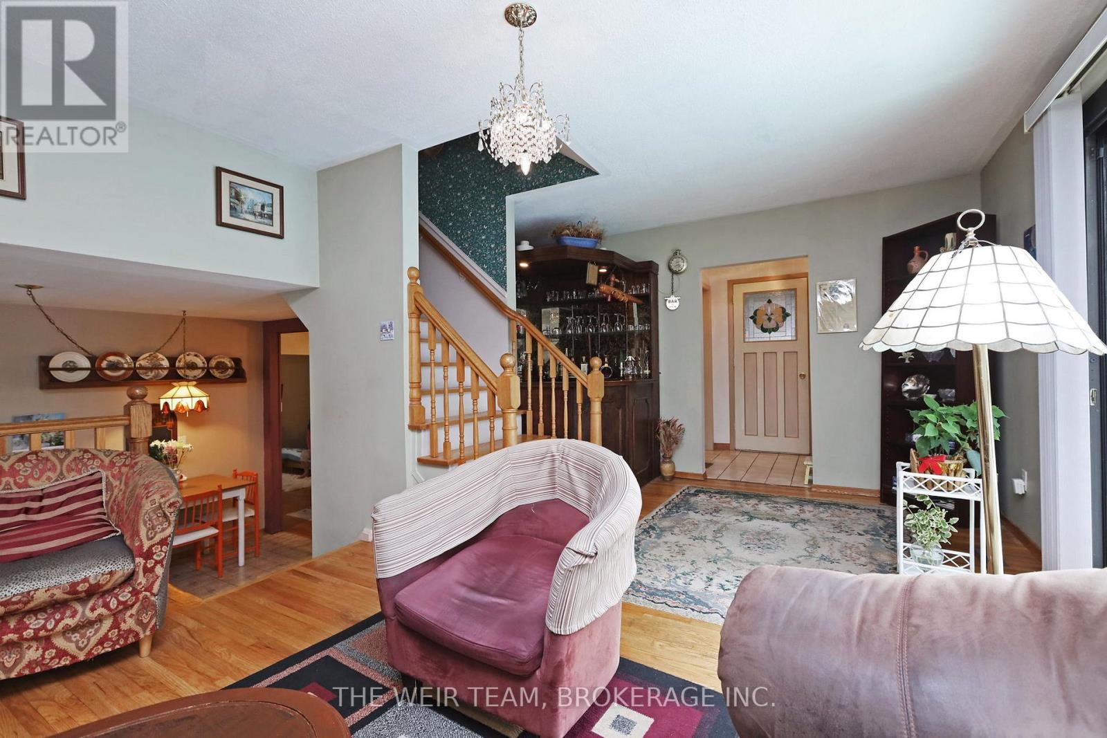 1577 Otterby Road, Mississauga (applewood), Ontario