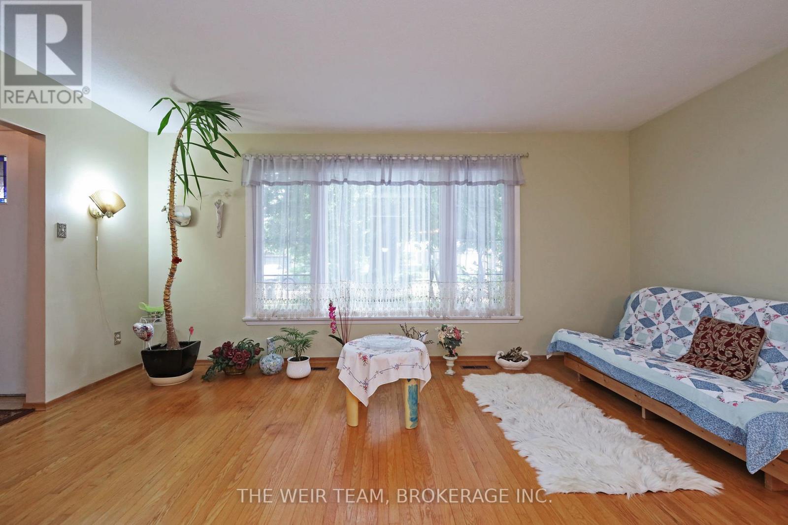 1577 Otterby Road, Mississauga (applewood), Ontario