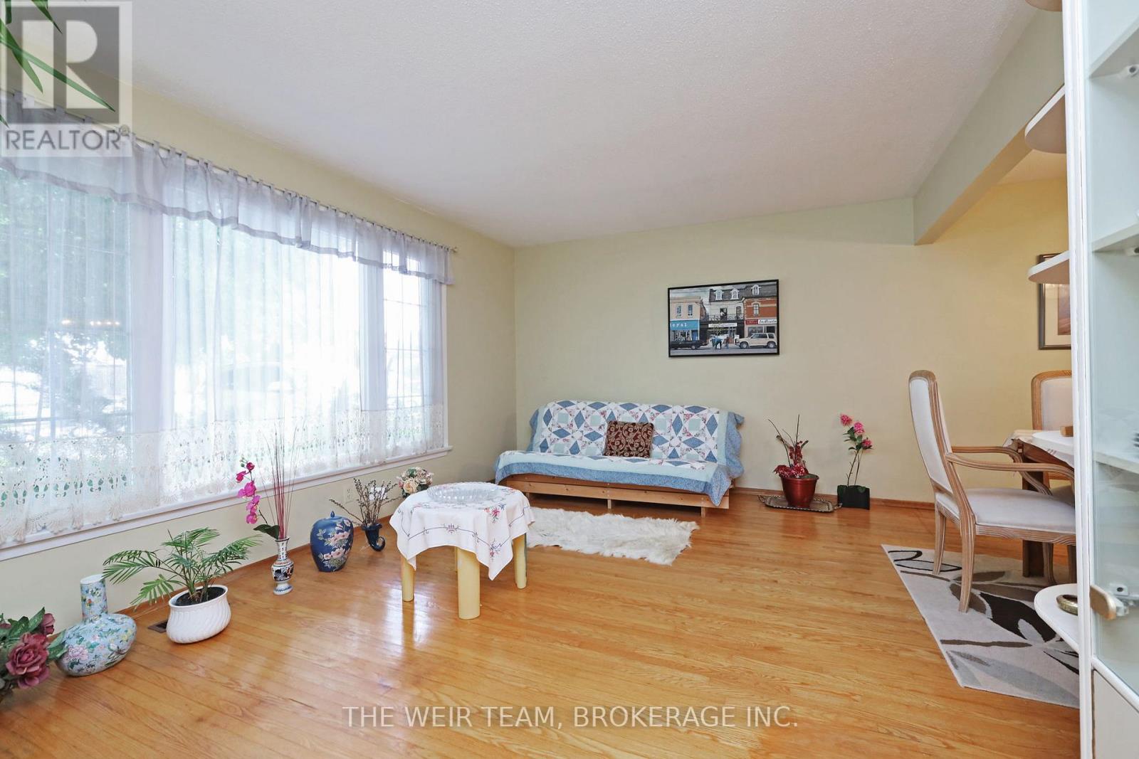 1577 Otterby Road, Mississauga (applewood), Ontario