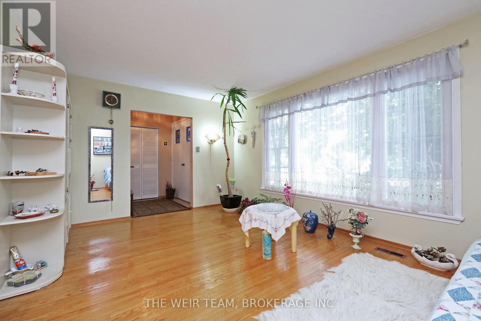 1577 Otterby Road, Mississauga (applewood), Ontario